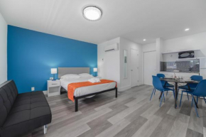 Ocean view Balcony with Pool & Parking -M42